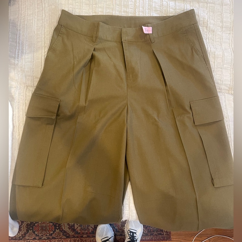 Pleated linen blend wide leg cargo pant